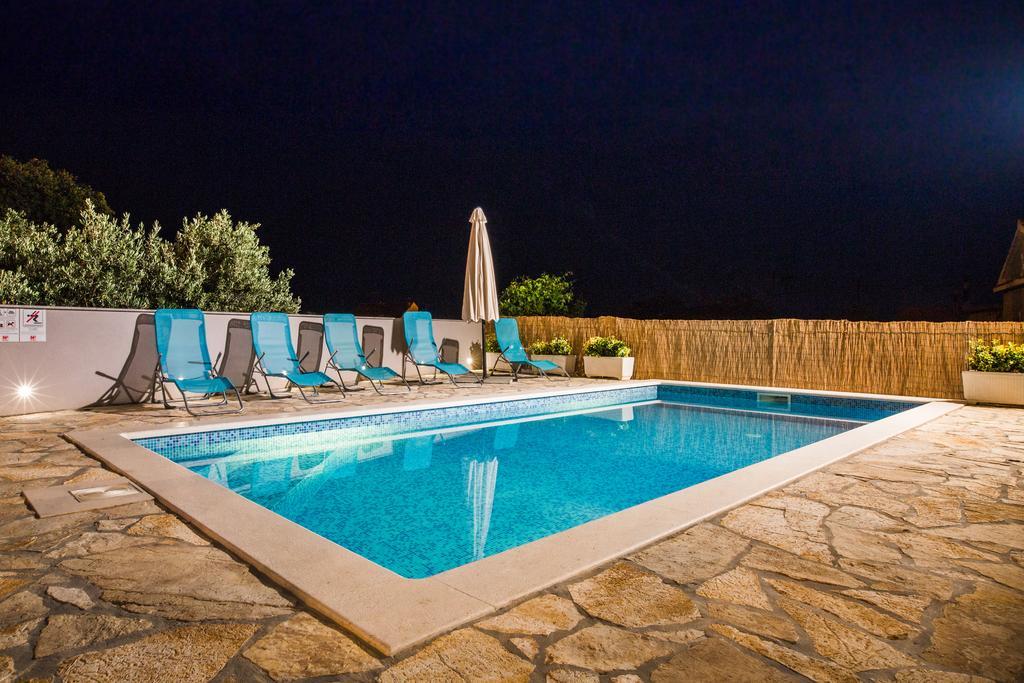 Holiday Home Gabi Рогозница Экстерьер фото