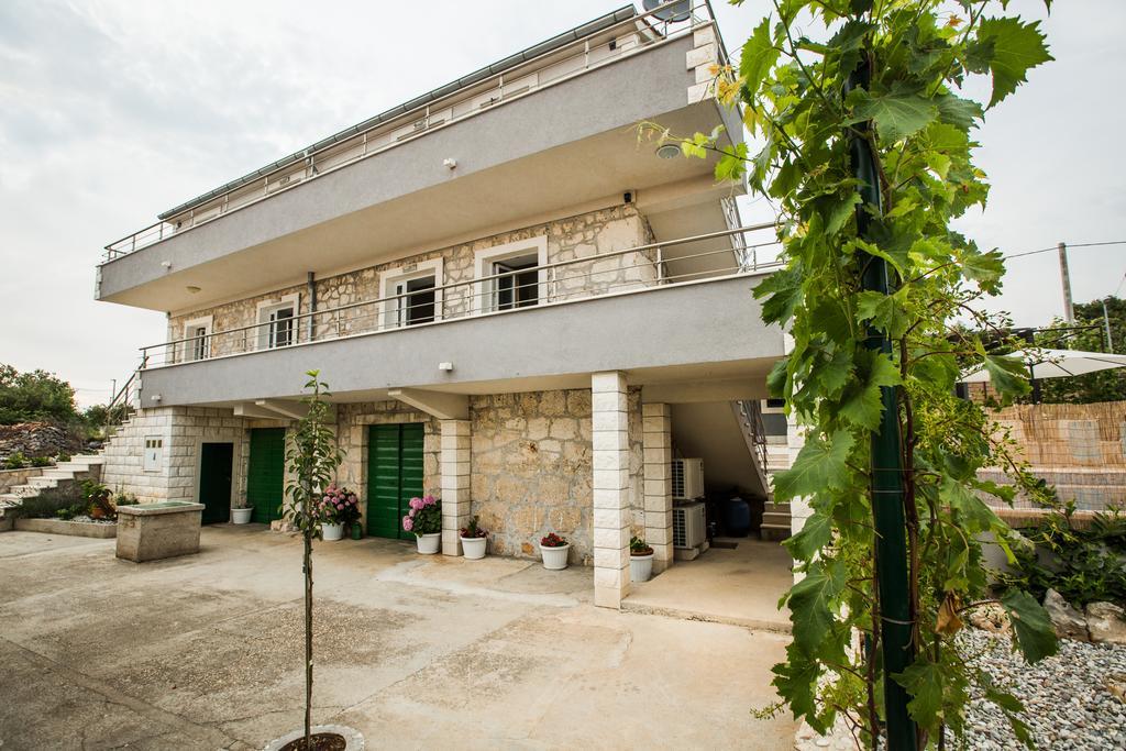 Holiday Home Gabi Рогозница Экстерьер фото