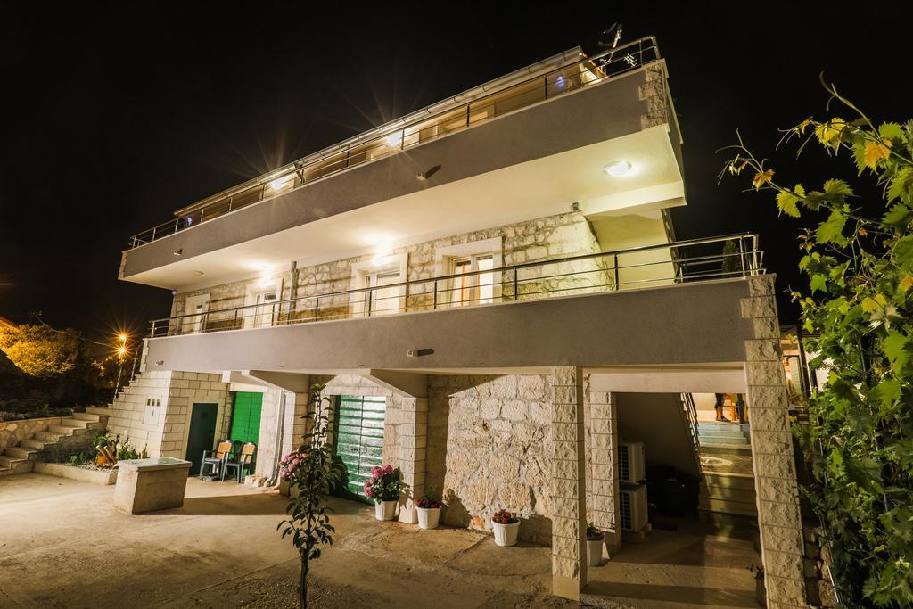 Holiday Home Gabi Рогозница Экстерьер фото